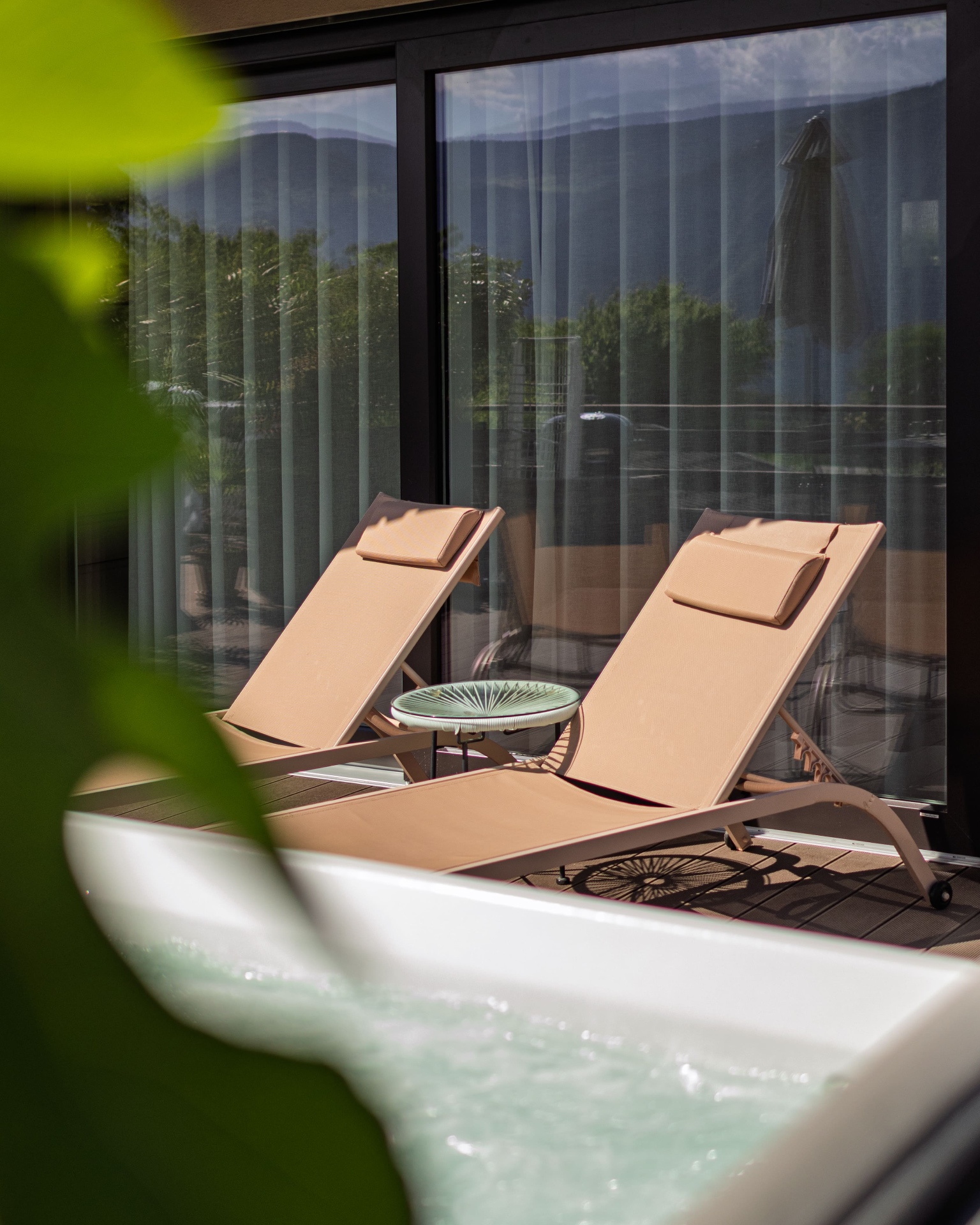 Mountain View Suites – Terrasse mit Bergblick auf die Dolomiten